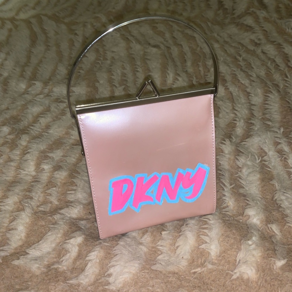 HOT ASS RARE DKNY MINI BAG 💘